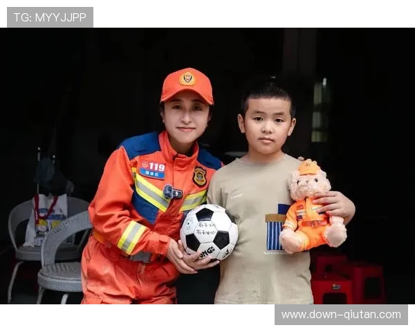 江苏草根足球赛事火热，消防员教师等参与主客场