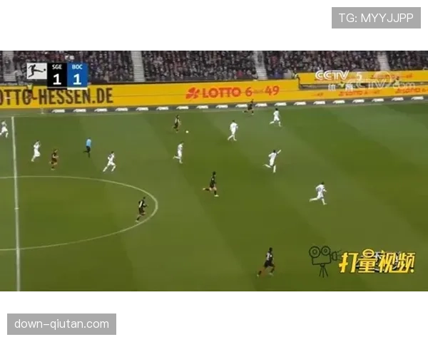 半场速递：法兰克福1-0领先波鸿，克瑙夫世界波破门